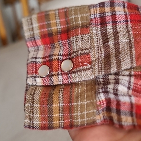 Wrangler Wrancher western shirt, Women's size Large - Picture 5 of 8